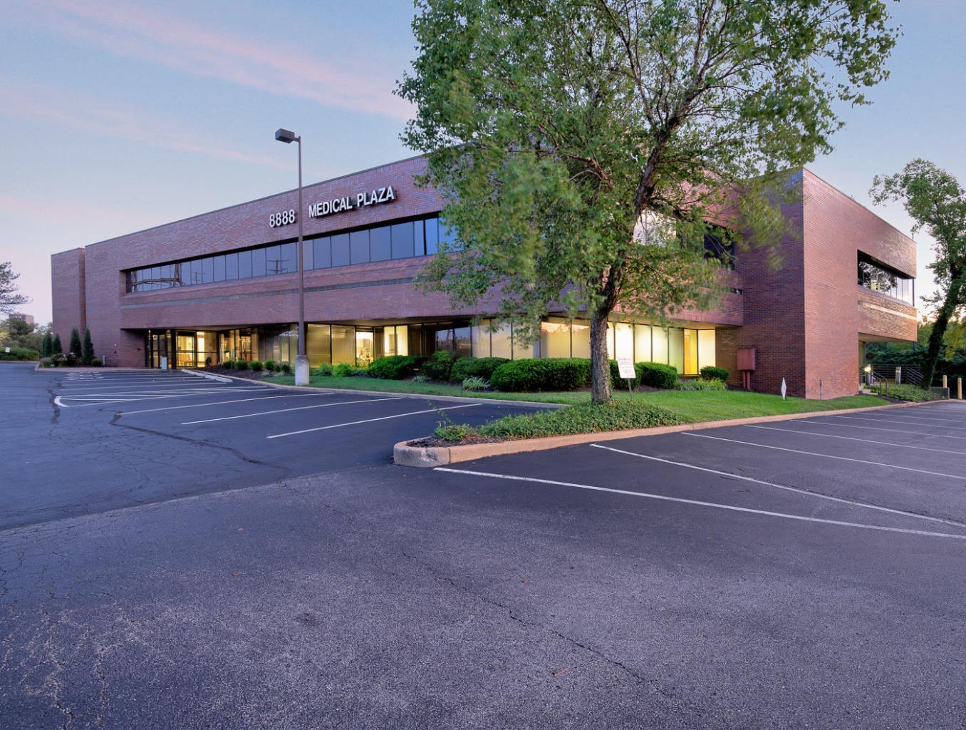 8888 Ladue Rd, Ladue, MO for lease Building Photo- Image 1 of 3