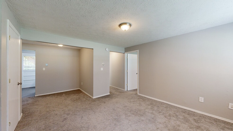 13-33 Club House Cir, Storrs Mansfield, CT for sale - Matterport 3D Scan - Image 2 of 15