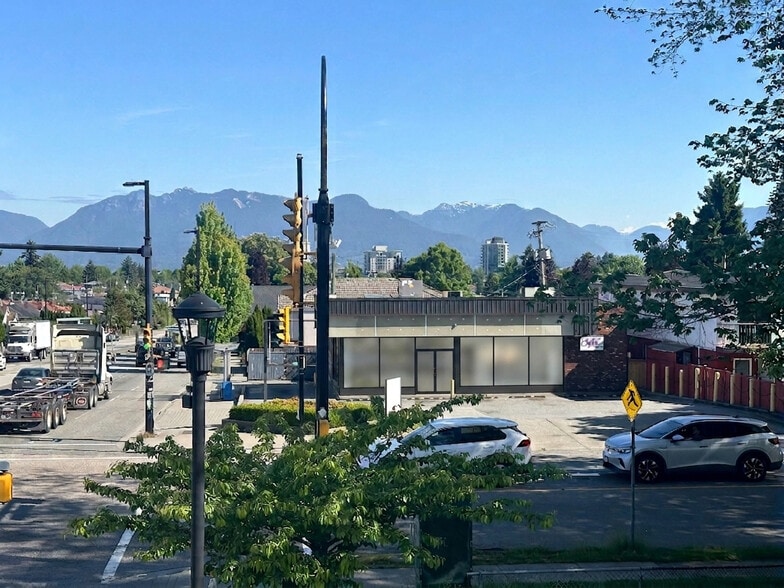4894 Knight St, Vancouver, BC à vendre - Photo du bâtiment - Image 3 de 8