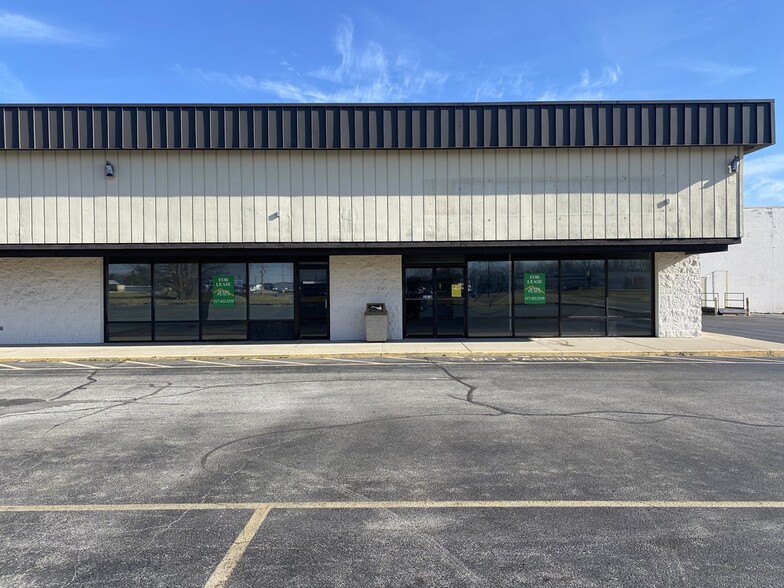 1303-1383 E Pershing Rd, Decatur, IL for lease - Building Photo - Image 1 of 9