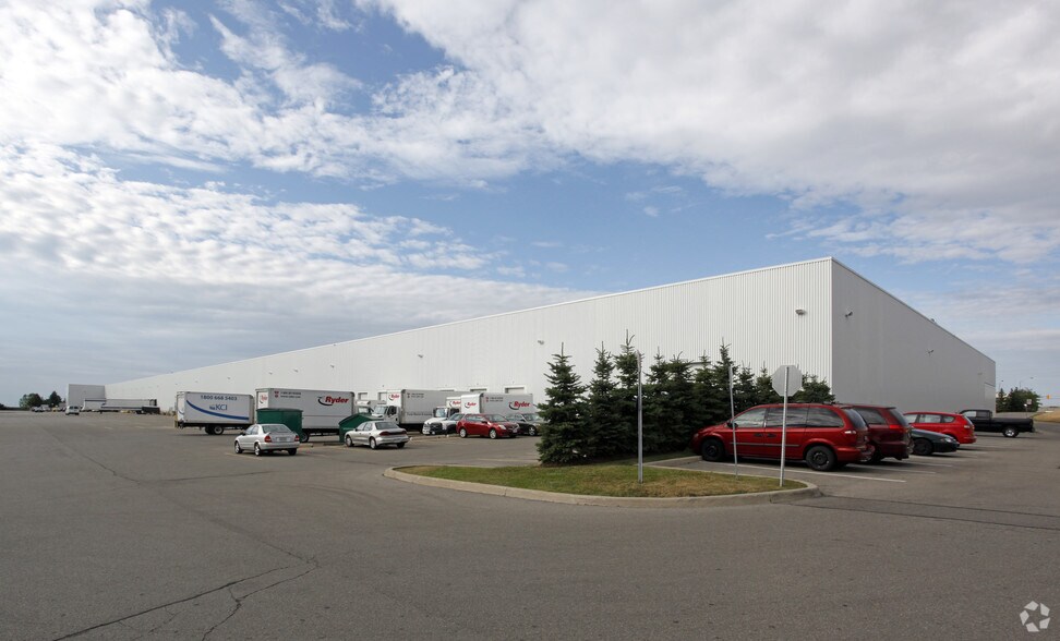 550 Matheson Blvd E, Mississauga, ON à louer - Photo du bâtiment - Image 2 de 4