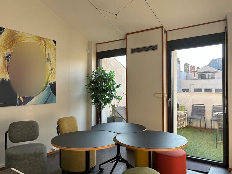 Bureau dans Lyon à louer - Photo du bâtiment - Image 1 de 8