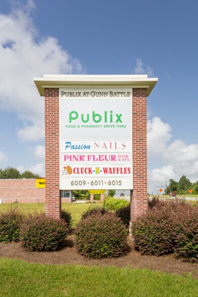 6015 Watson Blvd, Warner Robins, GA à louer - Photo du bâtiment - Image 3 de 5