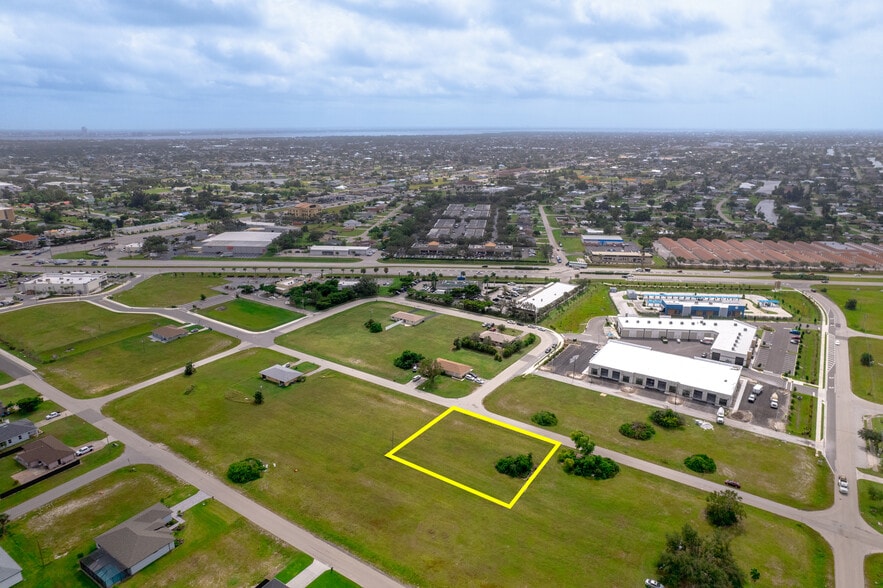 1313 8th Ter, Cape Coral, FL for sale - Aerial - Image 3 of 3