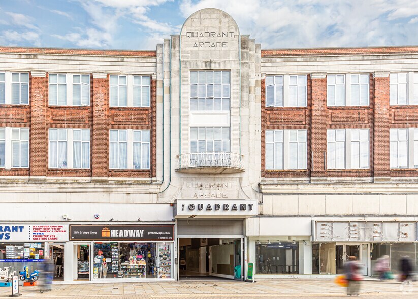 1-32 Quadrant Arcade, Romford à louer - Photo du bâtiment - Image 2 de 4