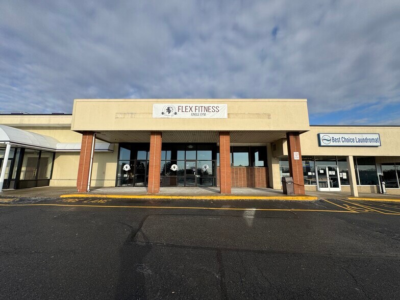 1231-1319 Airport Rd, Allentown, PA à louer - Photo du bâtiment - Image 2 de 5
