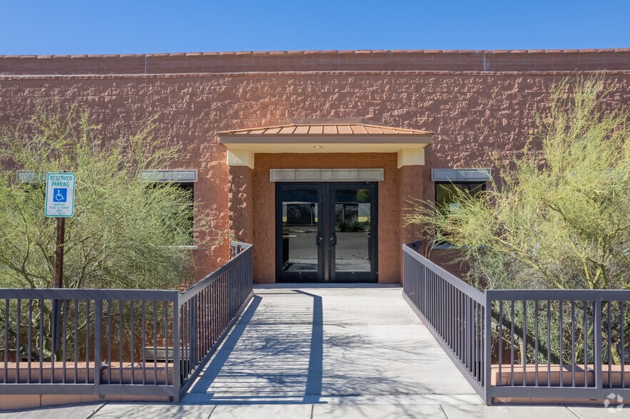 7490 N Oracle Rd, Tucson, AZ for sale - Building Photo - Image 2 of 5