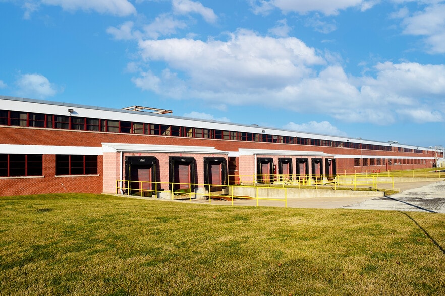 4100 W 76th St, Chicago, IL à louer - Photo du bâtiment - Image 3 de 6