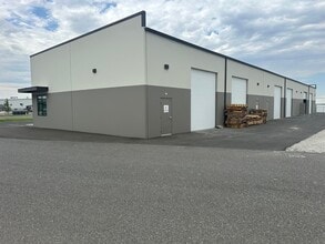 2201 Commercial Ave, Pasco, WA for lease Building Photo- Image 2 of 5