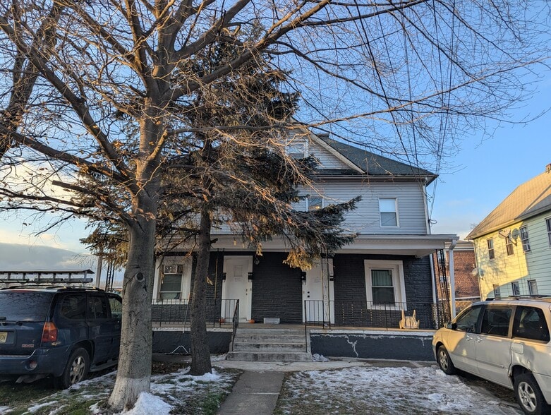16 Unit Portfolio portfolio of 3 properties for sale on LoopNet.ca - Building Photo - Image 3 of 20