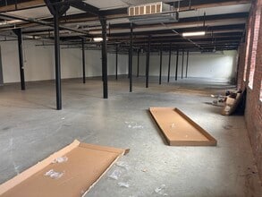 58 Pomfret St, Putnam, CT for lease Interior Photo- Image 2 of 7