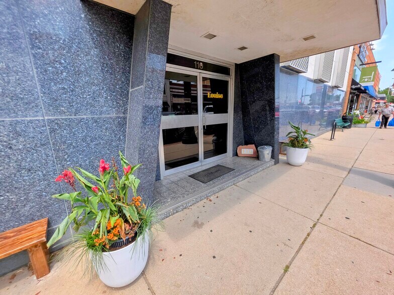 110 E 17th St, Cheyenne, WY à vendre - Photo du bâtiment - Image 1 de 9