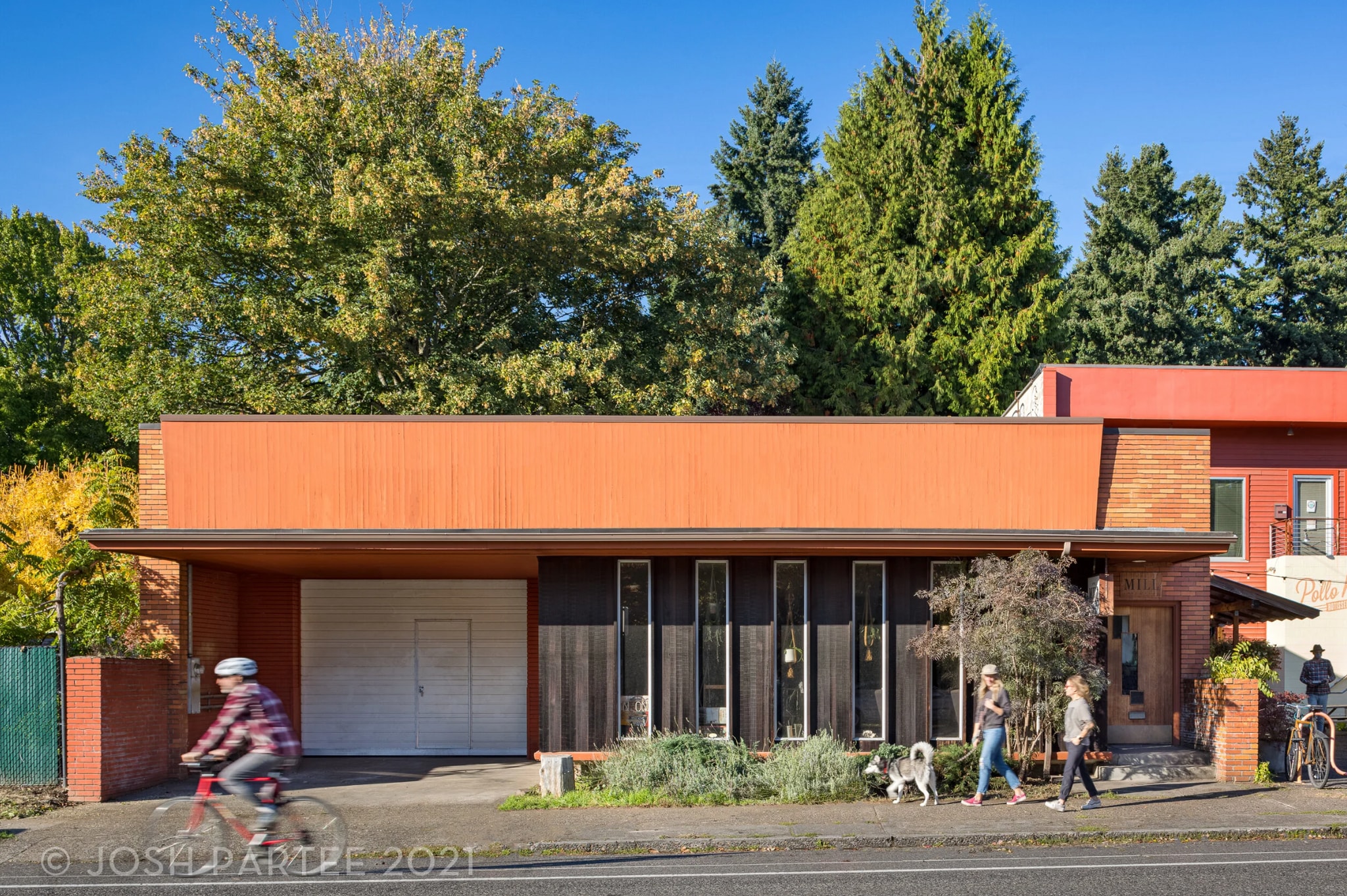 2925 NE Glisan St, Portland, OR for lease Primary Photo- Image 1 of 10