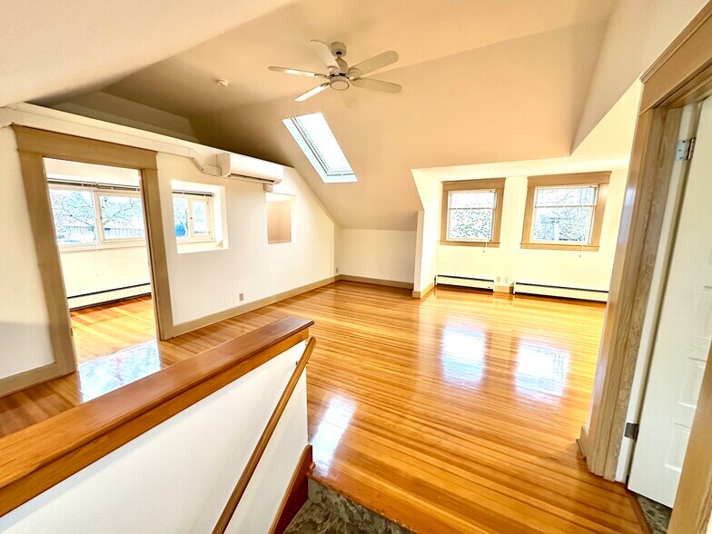 1442 Pearl St, Eugene, OR à louer - Photo du bâtiment - Image 3 de 17