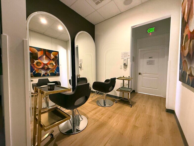 1445 N La Brea Ave, Los Angeles, CA à louer - Photo intérieure - Image 3 de 10