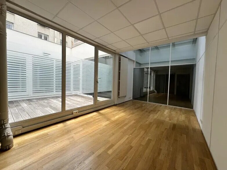 Bureau dans Paris à vendre - Photo du bâtiment - Image 2 de 18