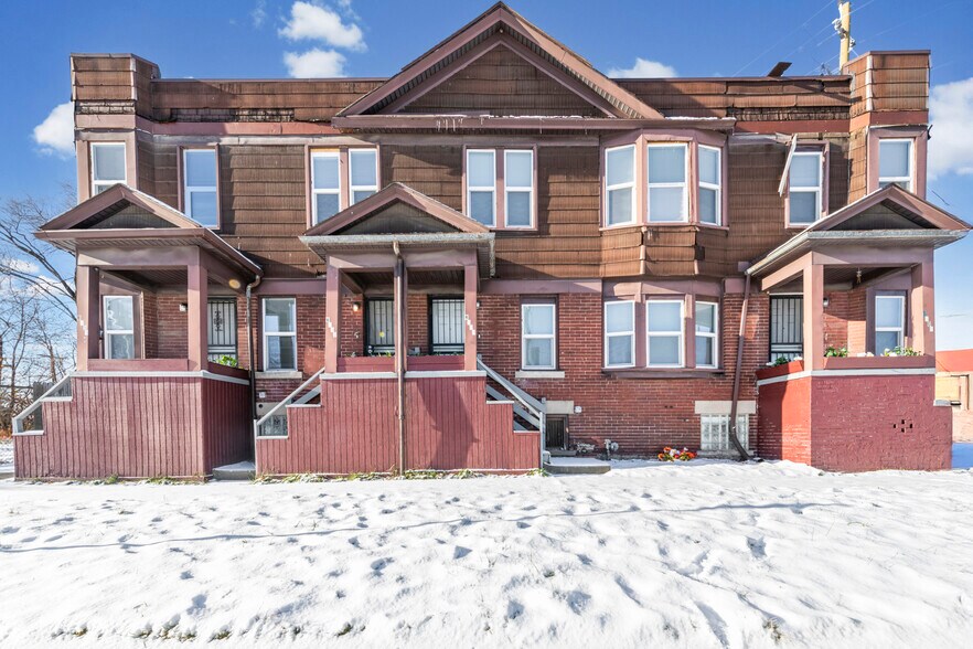 3 4Plexes portefeuille de 1 propriétés à vendre sur LoopNet.ca - Photo principale - Image 1 de 43