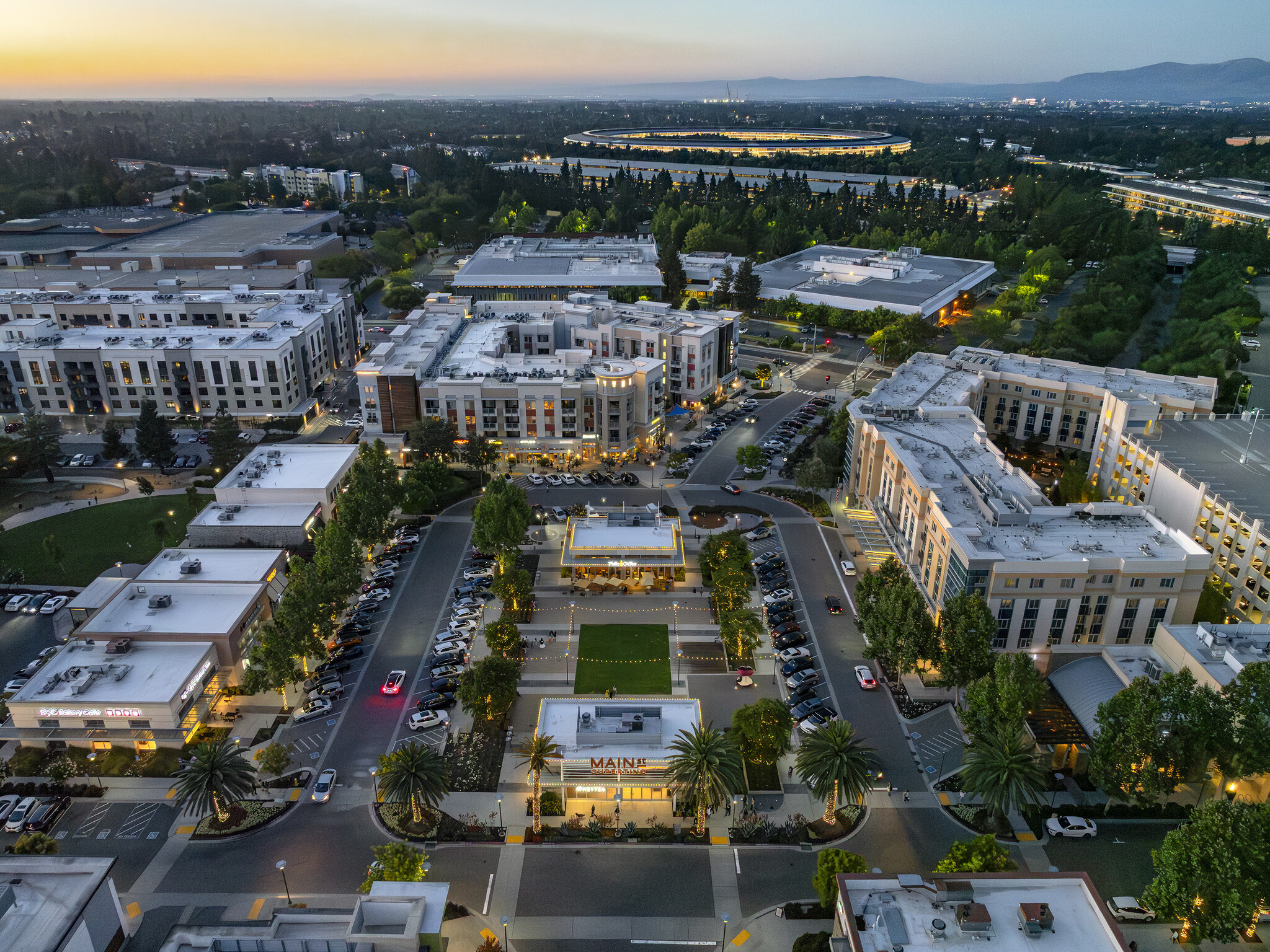 19479-19499 Stevens Creek Blvd, Cupertino, CA for lease Primary Photo- Image 1 of 9