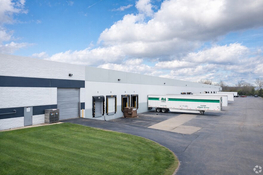 185-215 S Pioneer Blvd, Springboro, OH à louer - Photo du bâtiment - Image 3 de 5