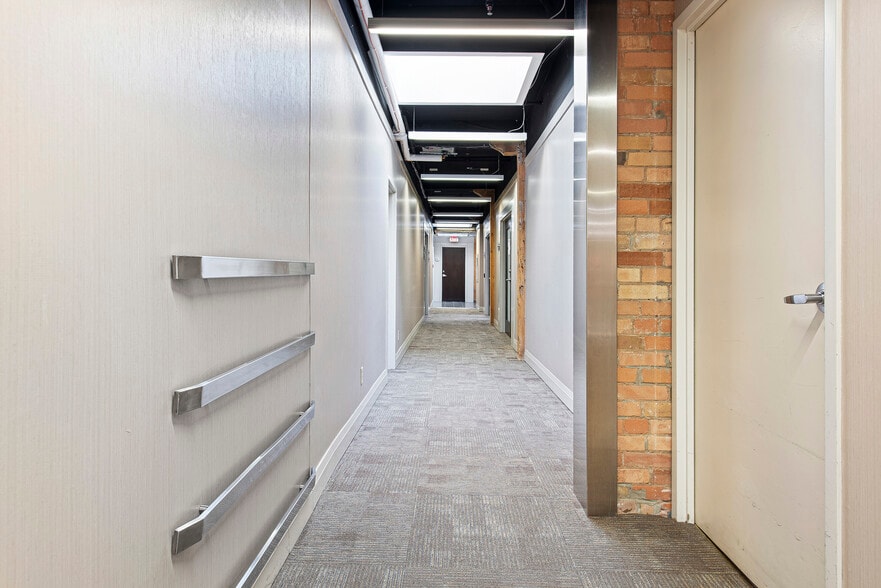 411 Richmond St E, Toronto, ON for lease - Interior Photo - Image 2 of 6