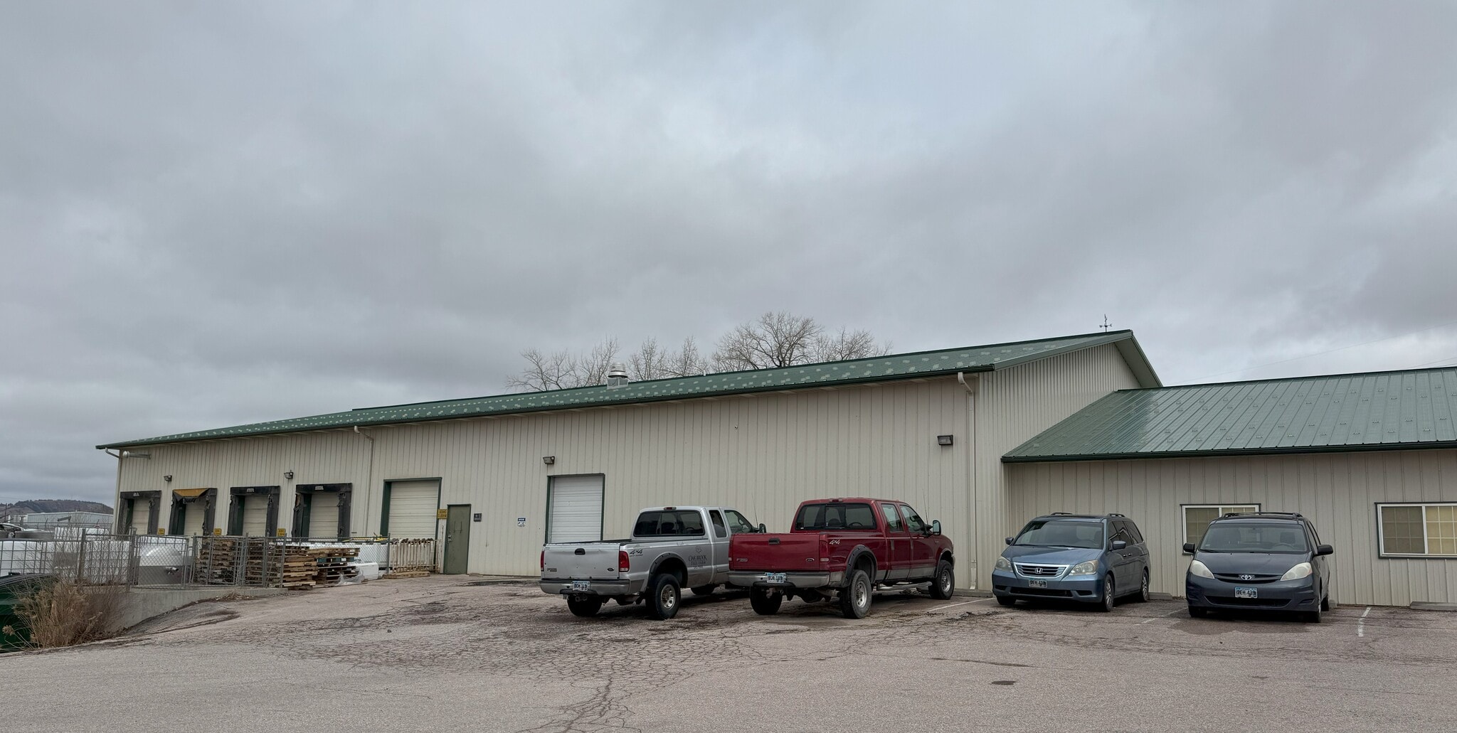 940 Kennel Dr, Rapid City, SD for lease Building Photo- Image 1 of 11