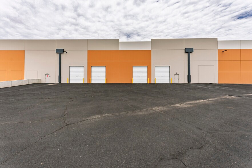 23325 N 23rd Ave, Phoenix, AZ à louer - Photo du bâtiment - Image 3 de 12