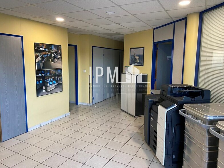 382 Route Du Stade, Roquevaire à vendre - Photo du bâtiment - Image 2 de 7