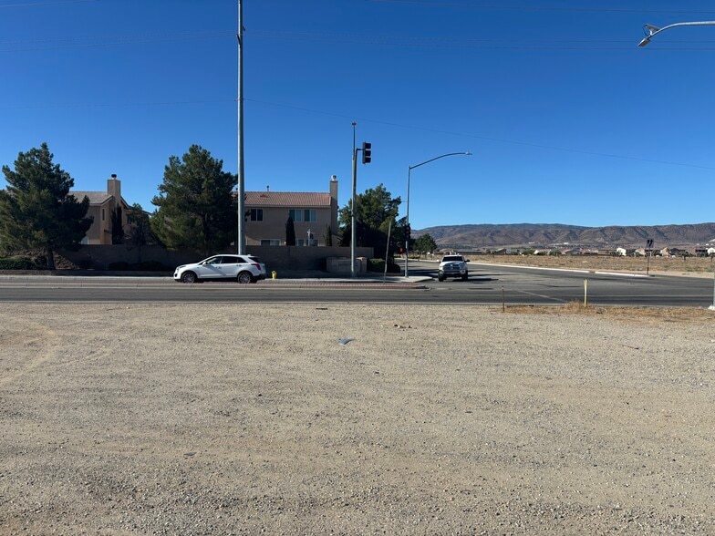 Avenue J & 50th Street West, Lancaster, CA à louer - Autre - Image 3 de 4