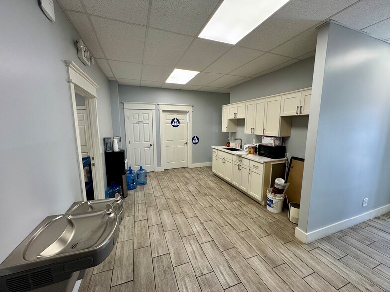 101 E 25th Ave, San Mateo, CA à louer - Photo intérieure - Image 3 de 6