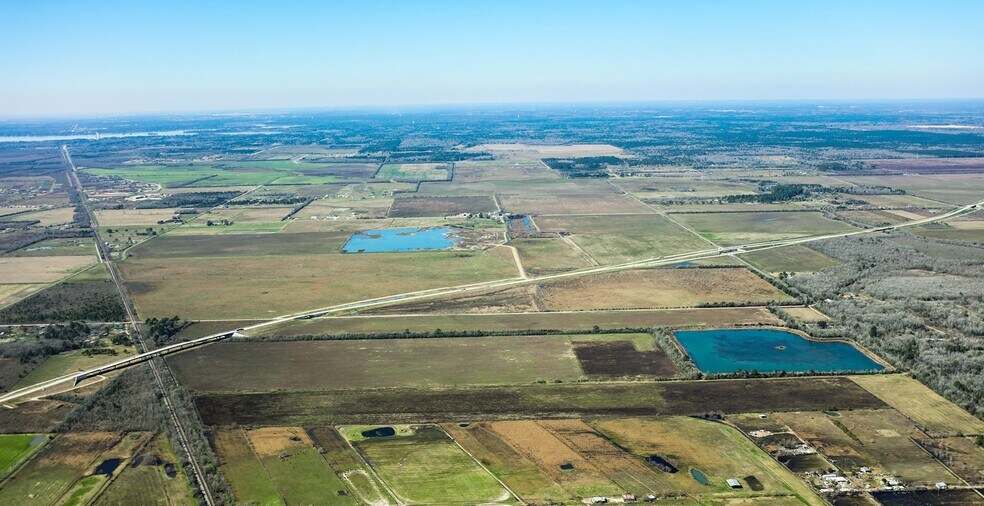 Liberty County, Dayton, TX à vendre - Photo du bâtiment - Image 2 de 2