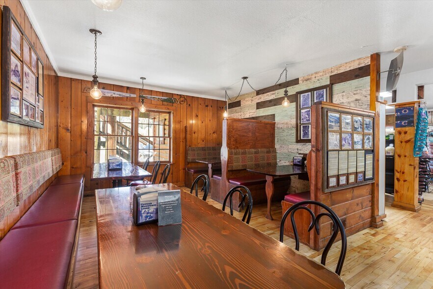 9738 Highway 55, Cascade, ID à vendre - Photo intérieure - Image 3 de 7