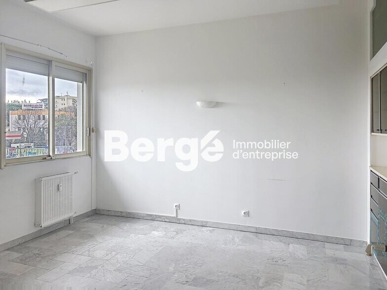 Office in Cagnes-sur-Mer for sale - Building Photo - Image 1 of 7