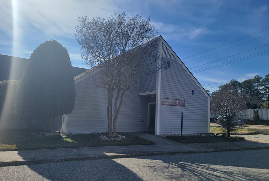 710 Denbigh Blvd, Newport News, VA à vendre - Photo du bâtiment - Image 3 de 12
