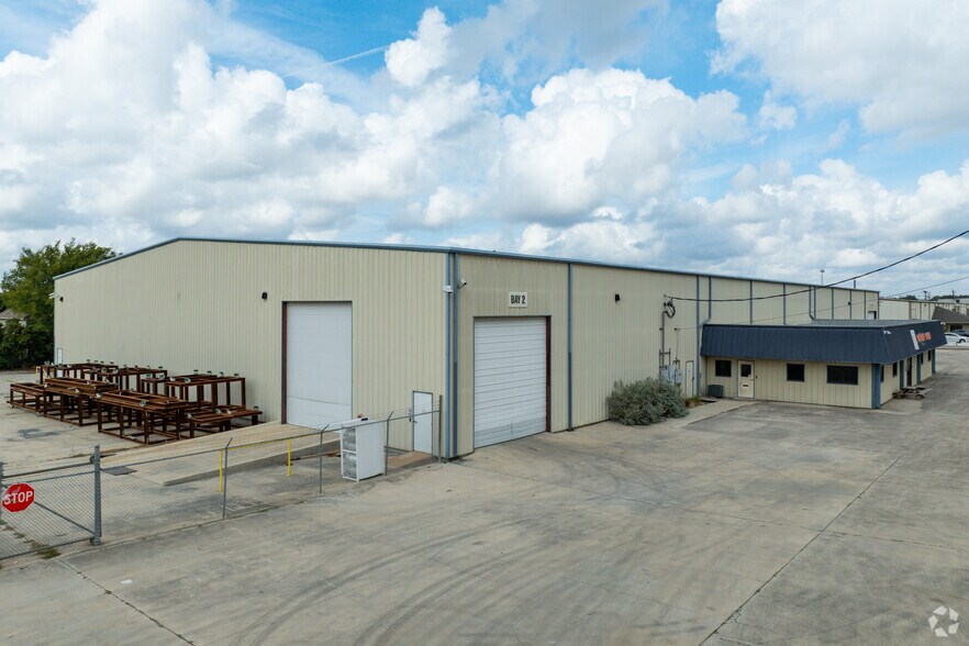 1300 Goforth Rd, Kyle, TX à louer - Photo du bâtiment - Image 3 de 7