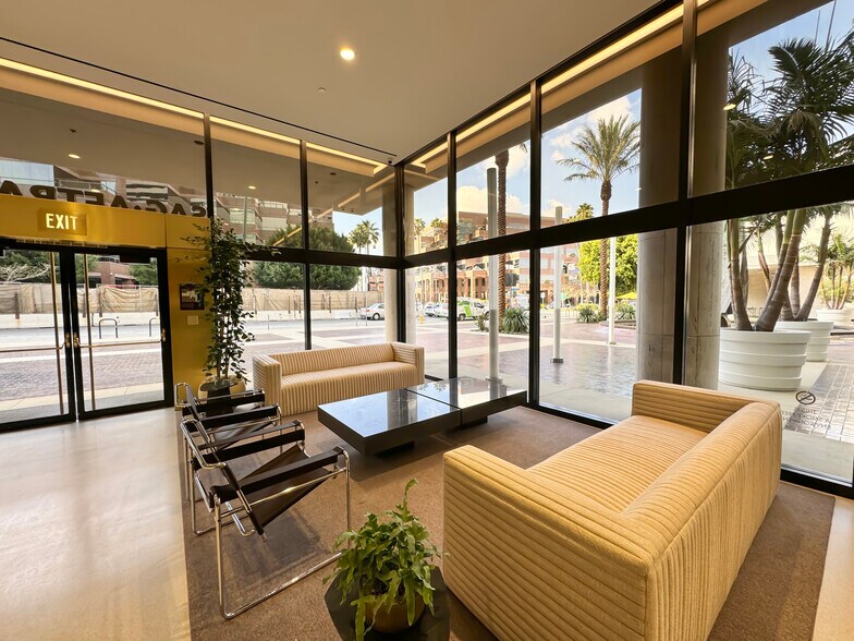 5757 Wilshire Blvd, Los Angeles, CA à louer - Hall d’entrée - Image 3 de 21