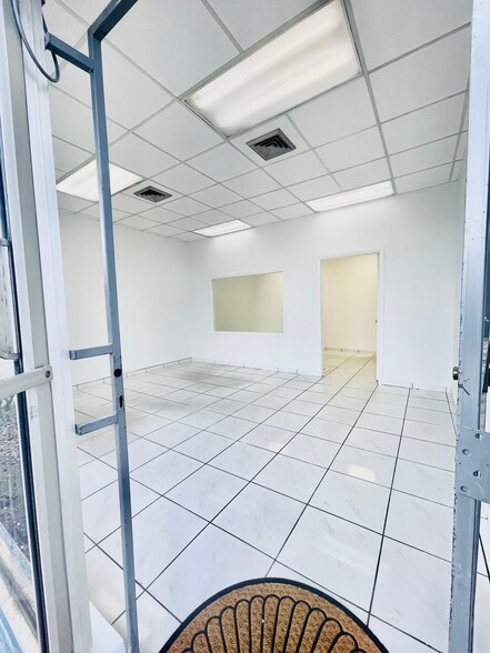 3100 NW 72nd Ave, Miami, FL for lease - Building Photo - Image 2 of 22