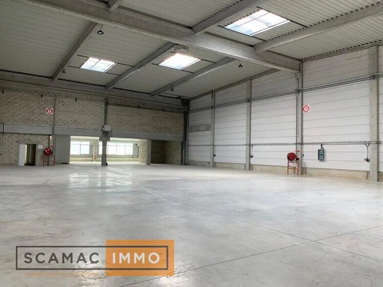 Industrial in LIEUSAINT for lease - Building Photo - Image 1 of 7