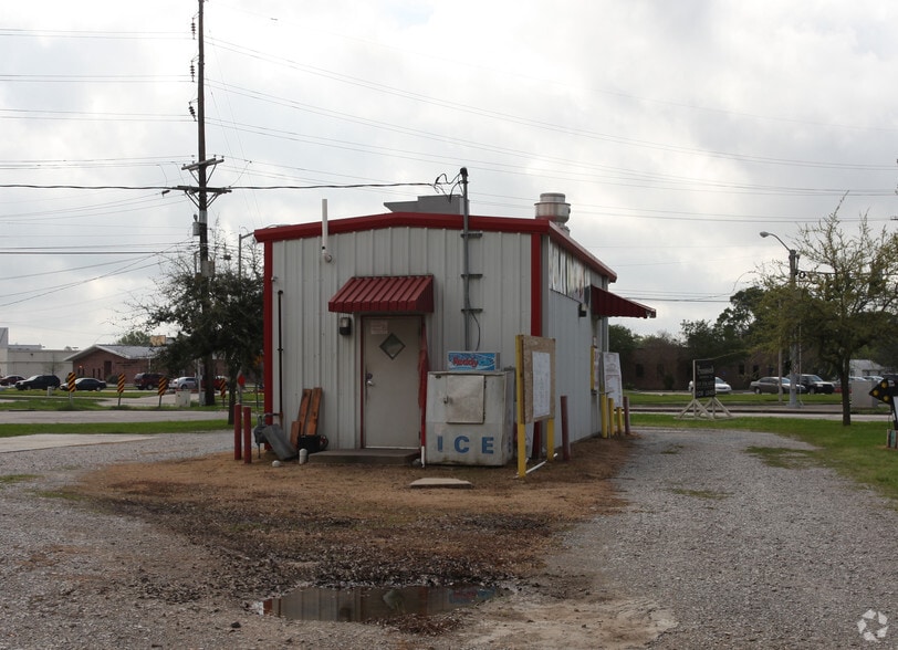 320 W Willow St, Lafayette, LA à vendre - Photo du bâtiment - Image 2 de 4