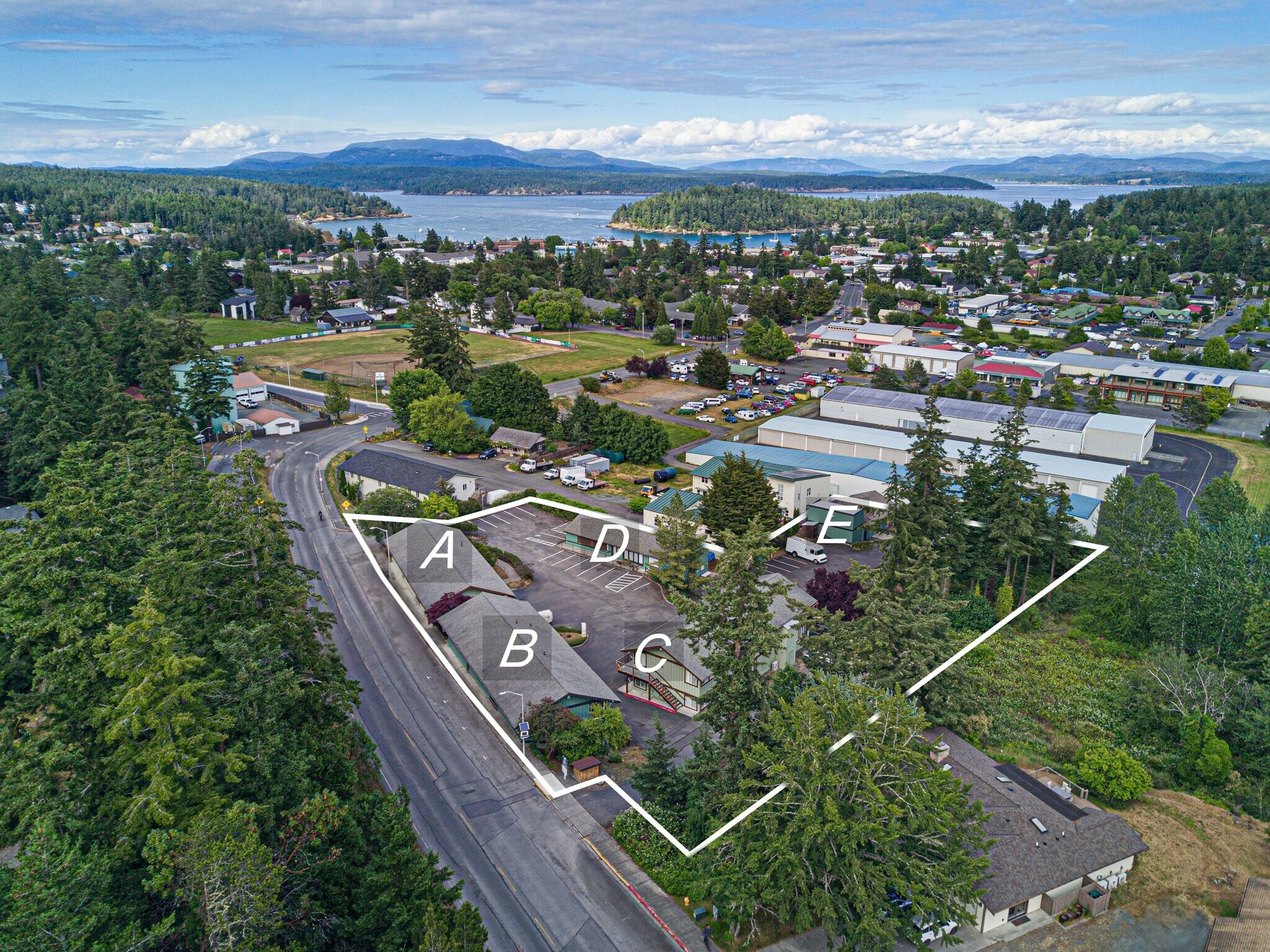 849 Spring St, Friday Harbor, WA à vendre Aérien- Image 1 de 4