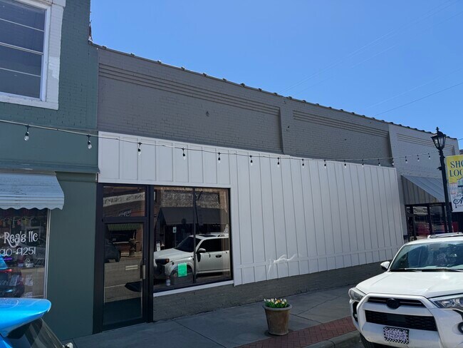 Plus de détails pour 419 4th St NW, Attalla, AL - Commerce de détail à vendre