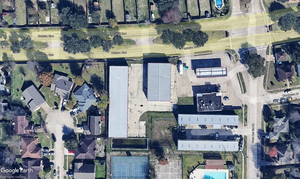 16315 Bellaire Blvd, Houston, TX à vendre - Photo du bâtiment - Image 2 de 4