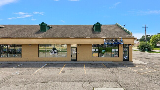 Plus de détails pour 34306-34344 Harper Ave, Clinton Township, MI - Commerce de détail à louer