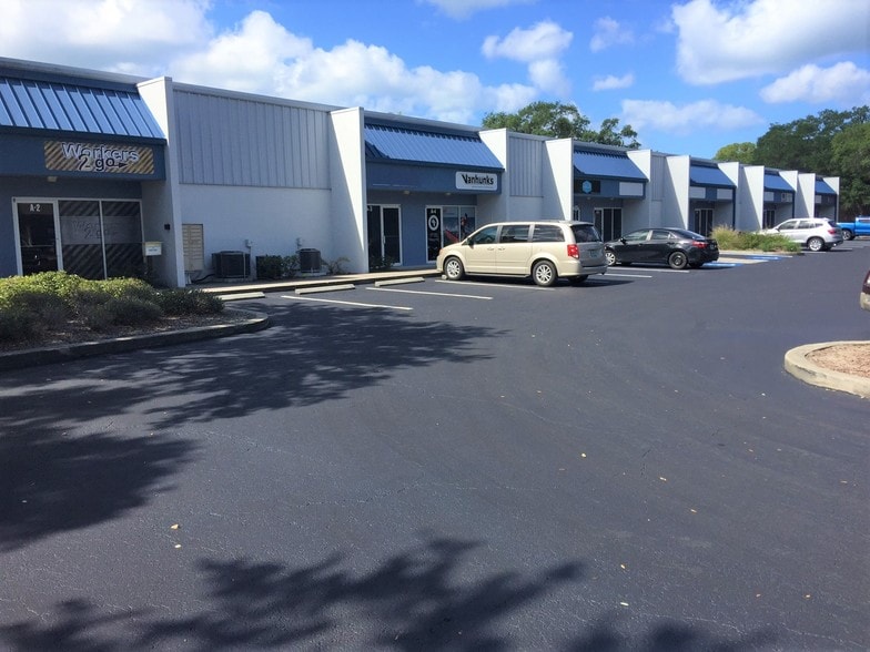 1800 Northgate Blvd, Sarasota, FL for lease - Building Photo - Image 1 of 11