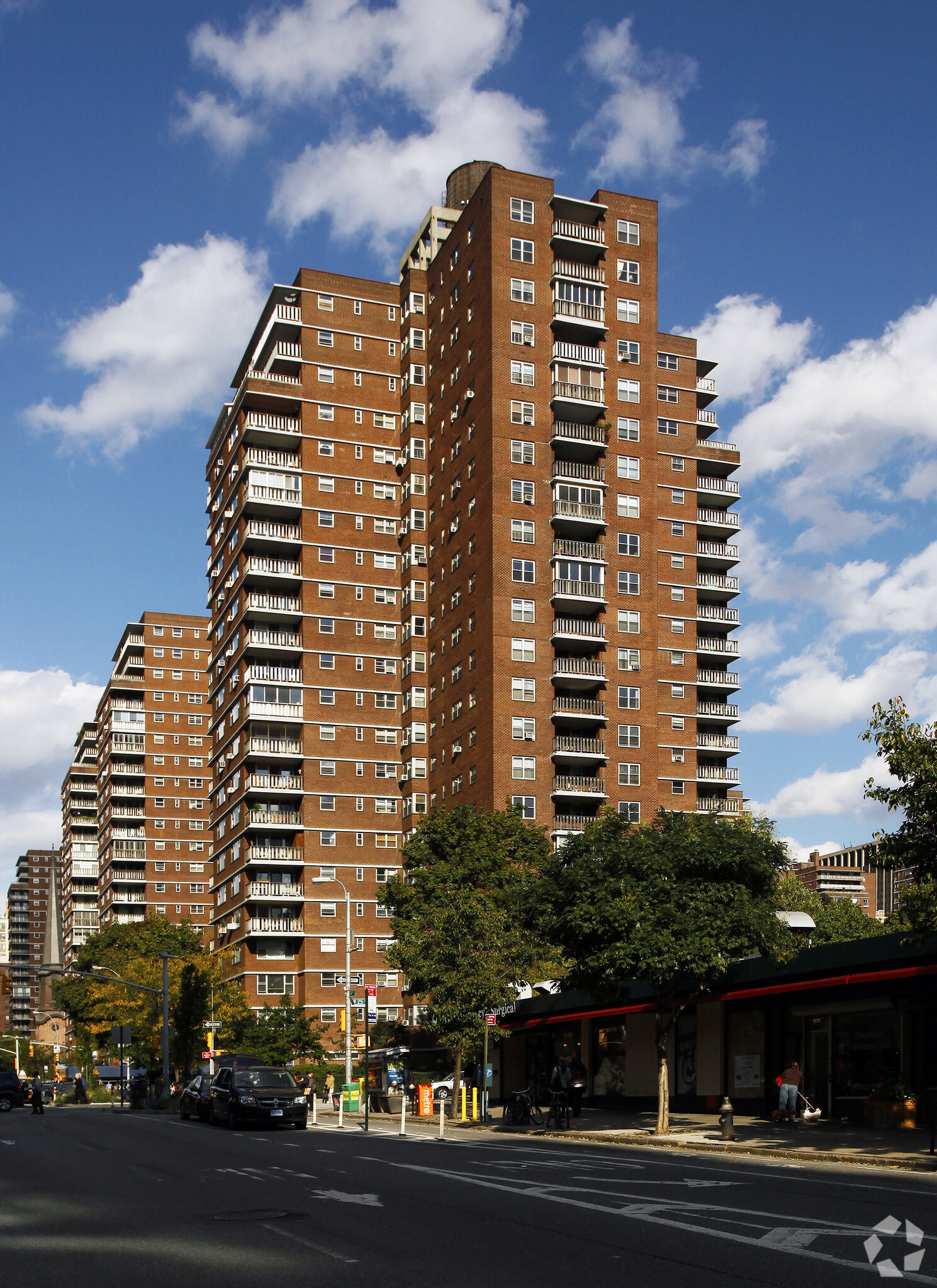 321 8th Ave, New York, NY à vendre Photo principale- Image 1 de 1