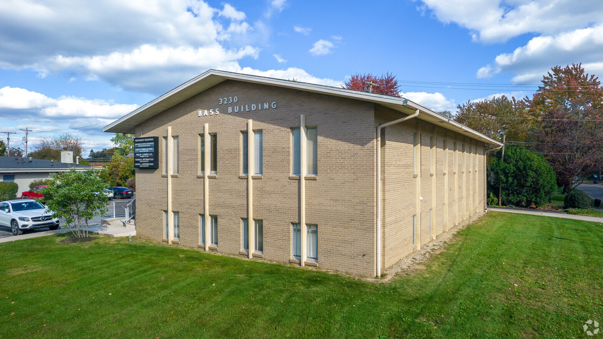 3230 Northwest Blvd, Upper Arlington, OH for sale Primary Photo- Image 1 of 1
