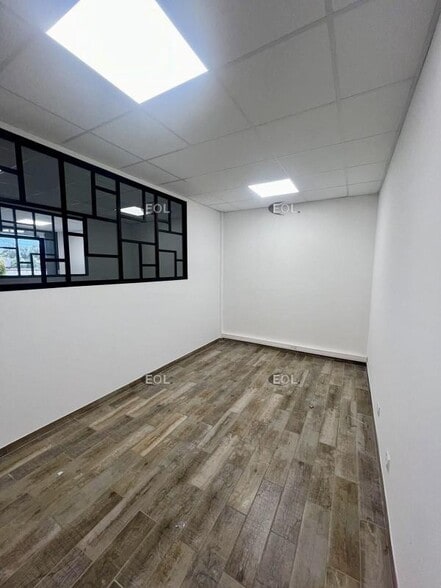 Office in Les Pennes-Mirabeau for lease - Interior Photo - Image 3 of 5
