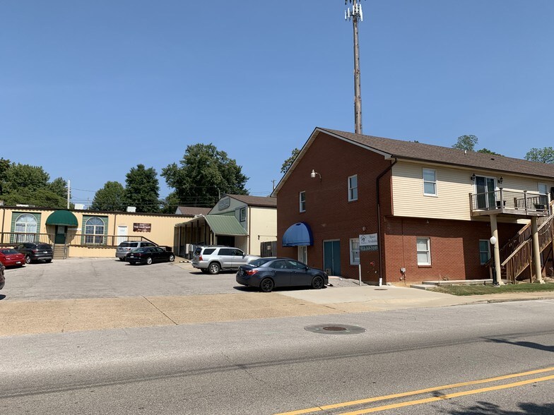 300 W Jennings St, Newburgh, IN à louer - Photo du bâtiment - Image 2 de 18