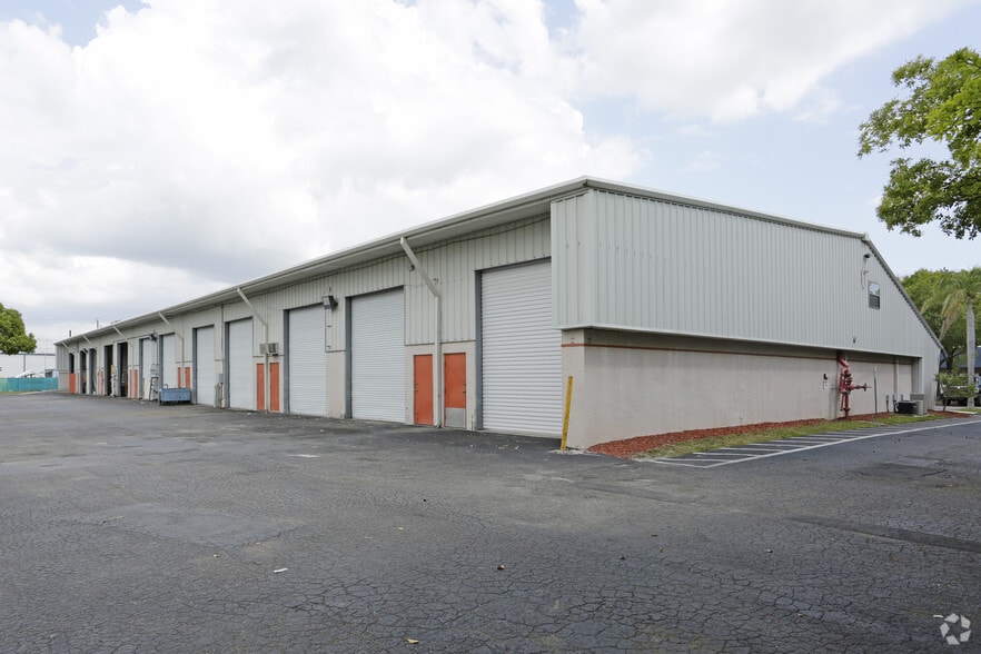 5734 Corporation Cir, Fort Myers, FL for lease - Building Photo - Image 2 of 7