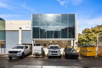 13-15 Burrows Rd S, St Peters à louer Photo du bâtiment- Image 1 de 9