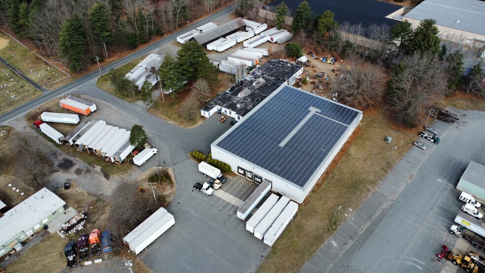 378 Long Plain Rd, South Deerfield, MA à vendre - Photo du bâtiment - Image 2 de 8